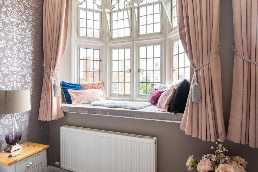 The Most Central Apartment In Canterbury Stunning Interiors, Fully Equipped, City Views And Free Wifi! Eksteriør billede