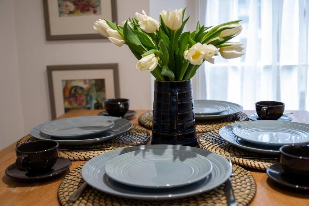 The Most Central Apartment In Canterbury Stunning Interiors, Fully Equipped, City Views And Free Wifi! Eksteriør billede
