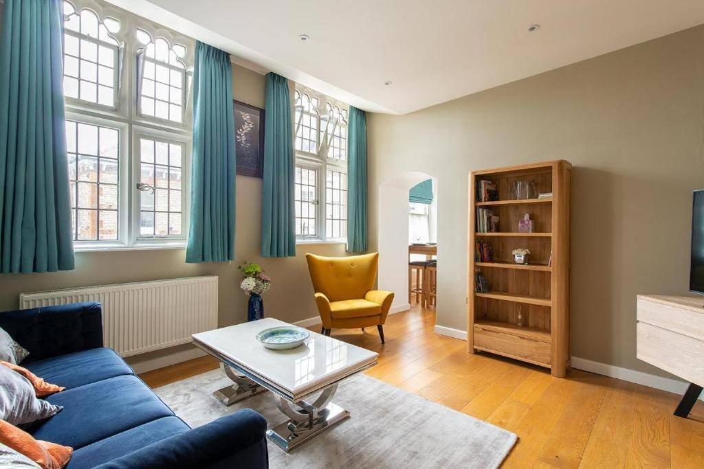 The Most Central Apartment In Canterbury Stunning Interiors, Fully Equipped, City Views And Free Wifi! Eksteriør billede
