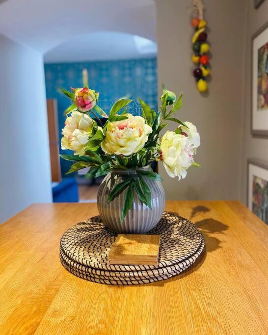 The Most Central Apartment In Canterbury Stunning Interiors, Fully Equipped, City Views And Free Wifi! Eksteriør billede