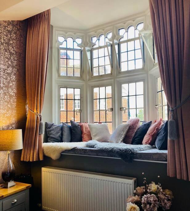 The Most Central Apartment In Canterbury Stunning Interiors, Fully Equipped, City Views And Free Wifi! Eksteriør billede