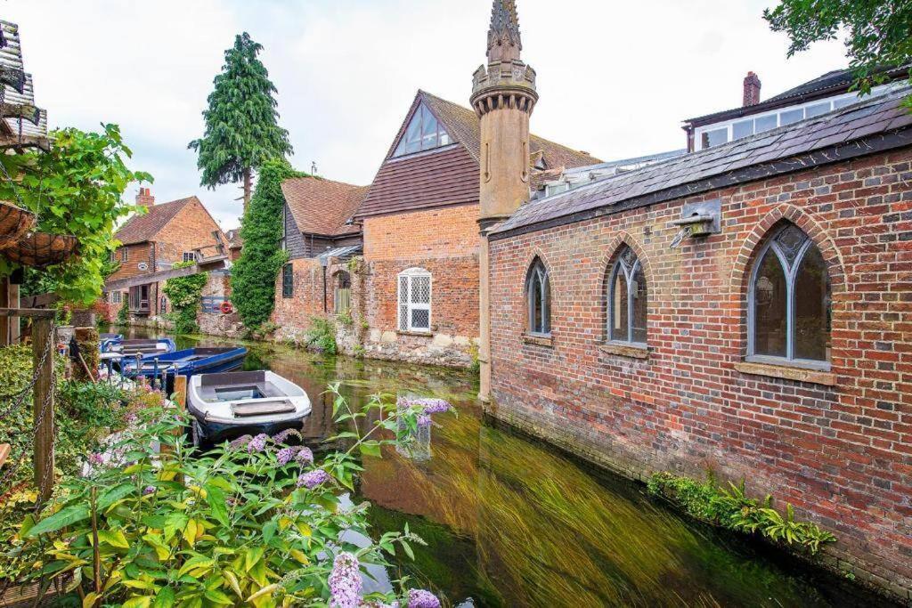 The Most Central Apartment In Canterbury Stunning Interiors, Fully Equipped, City Views And Free Wifi! Eksteriør billede
