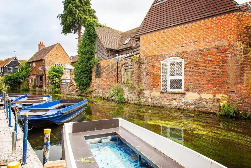 The Most Central Apartment In Canterbury Stunning Interiors, Fully Equipped, City Views And Free Wifi! Eksteriør billede