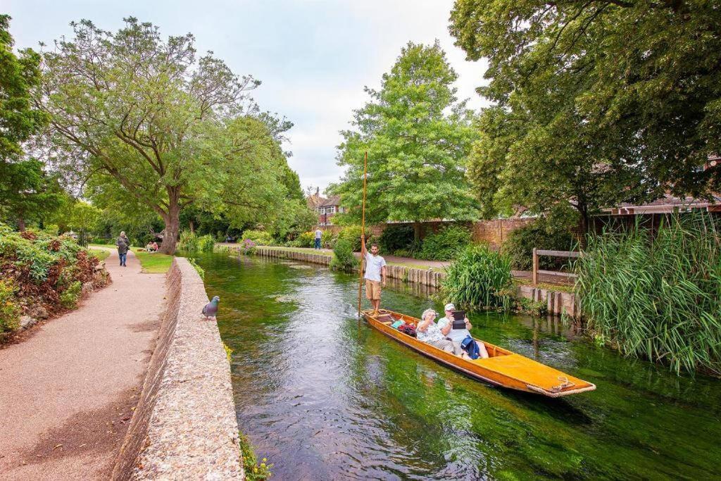 The Most Central Apartment In Canterbury Stunning Interiors, Fully Equipped, City Views And Free Wifi! Eksteriør billede