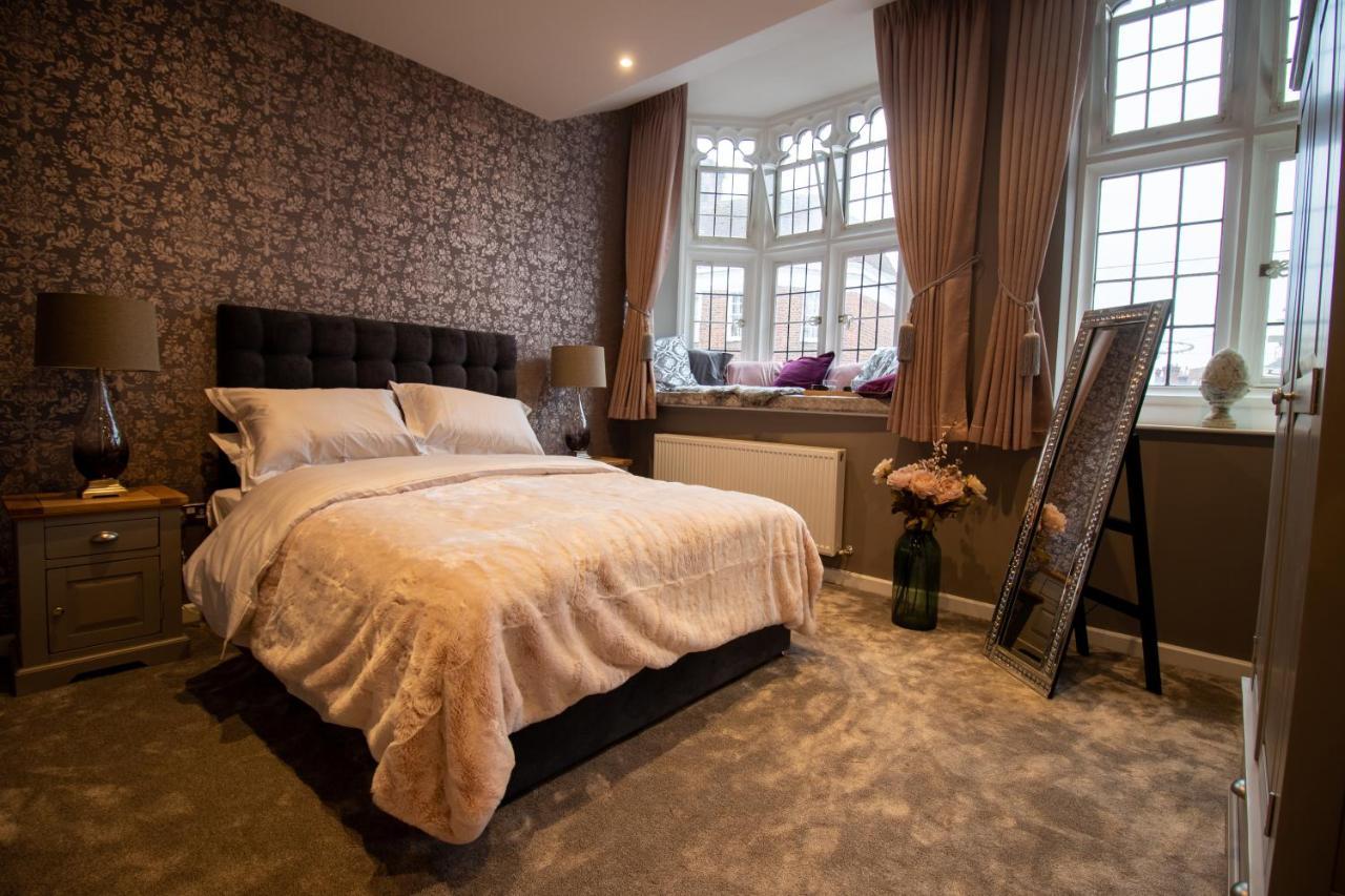 The Most Central Apartment In Canterbury Stunning Interiors, Fully Equipped, City Views And Free Wifi! Eksteriør billede